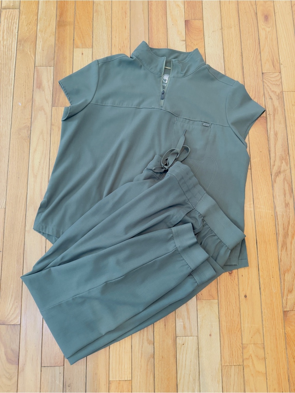 healing hands Olive Green Short Sleeve Zip Front Scrub Set